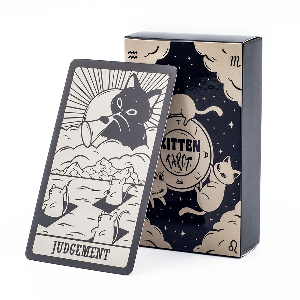 「子猫タロットカード」78枚入り。黒と白の可愛らしいデザイン - Tarot Deck With Guidebook のレビューと価格
